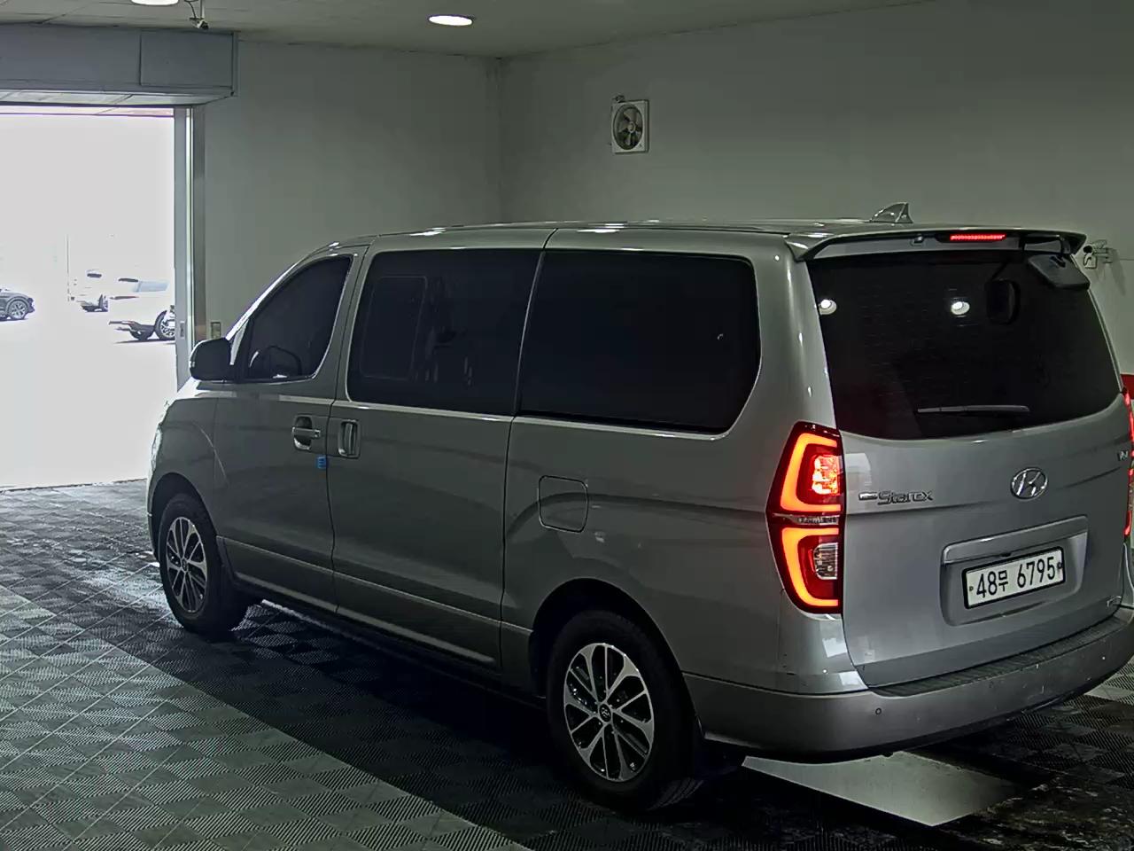 2019 - hyundai grand starex