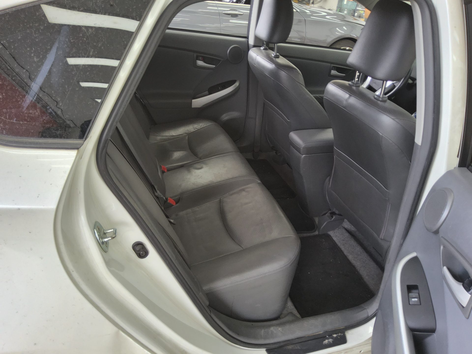 2011 - toyota prius