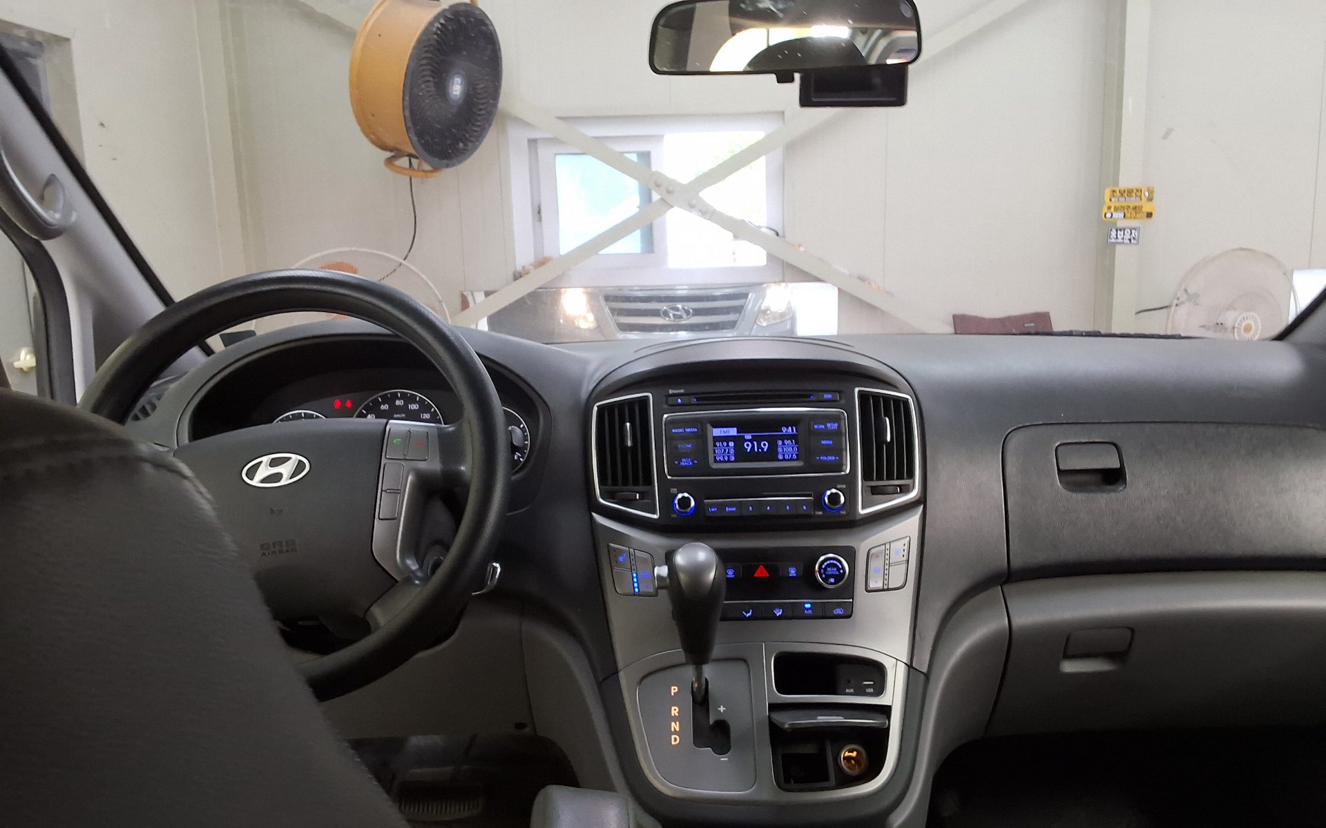 2017 - hyundai grand starex