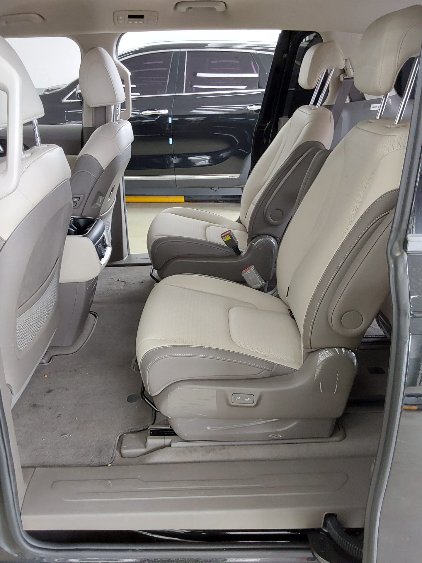 2025 - kia carnival