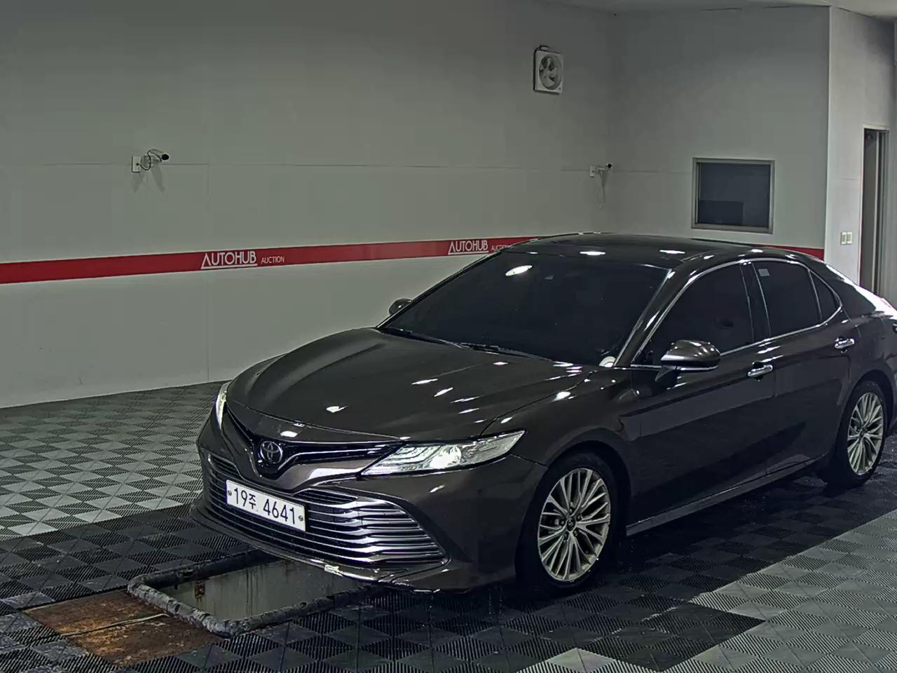 TOYOTA CAMRY (10TH GEN)