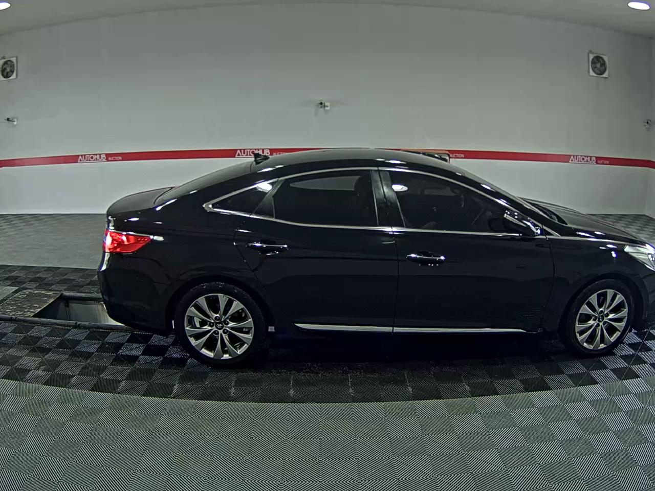 2011 - hyundai grandeur