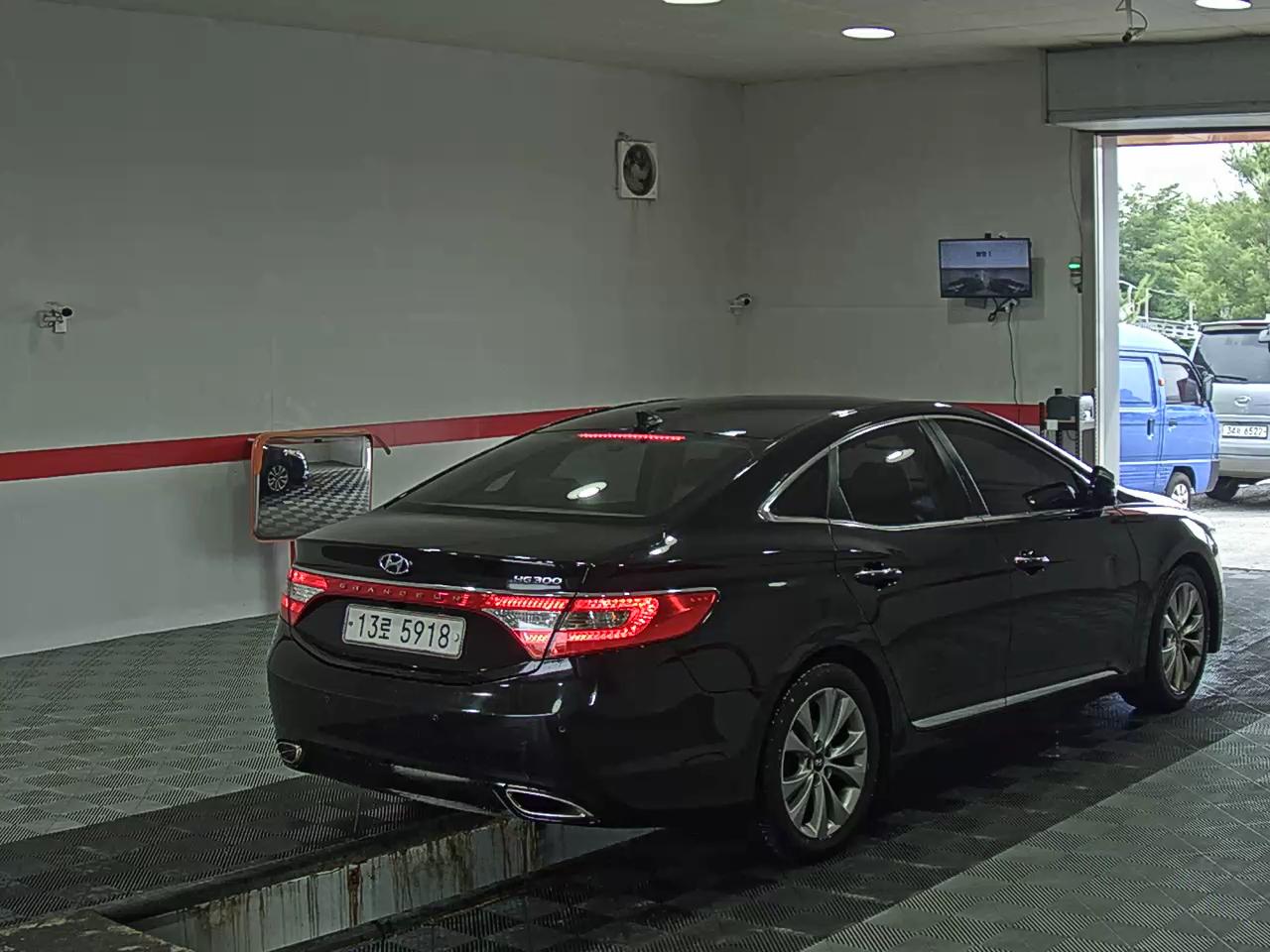 2011 - hyundai grandeur