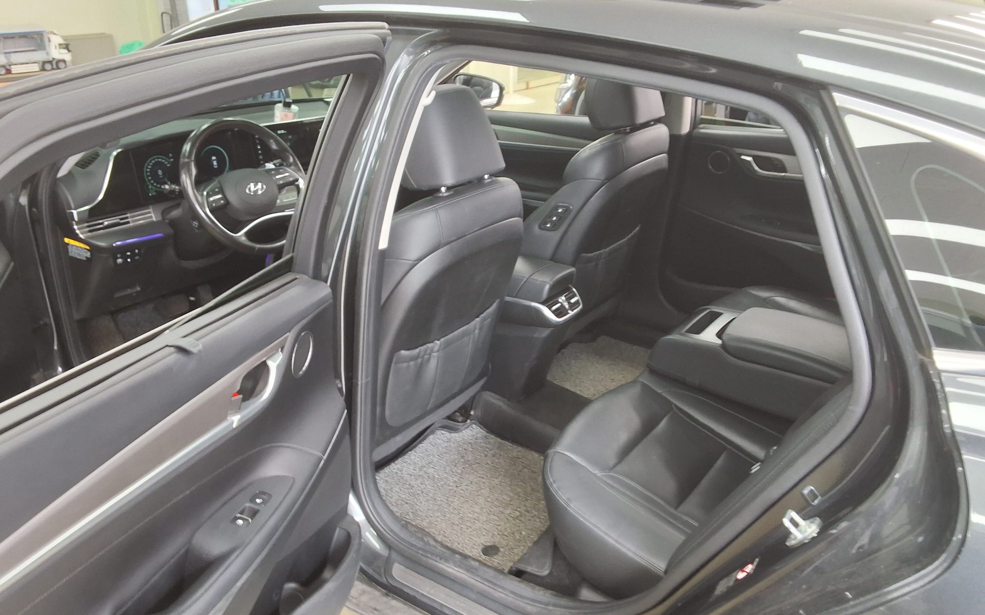2020 - hyundai grandeur