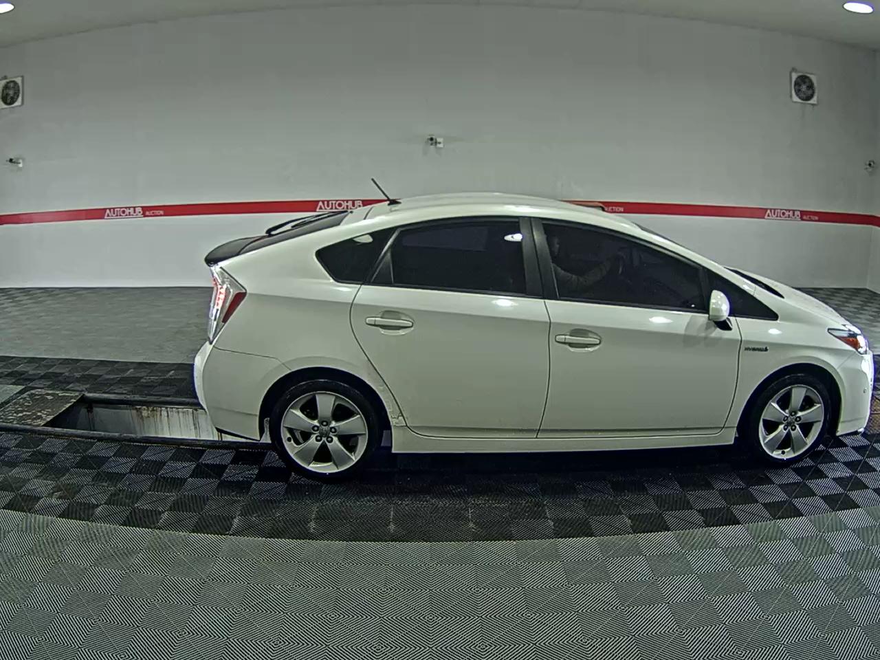 2011 - toyota prius