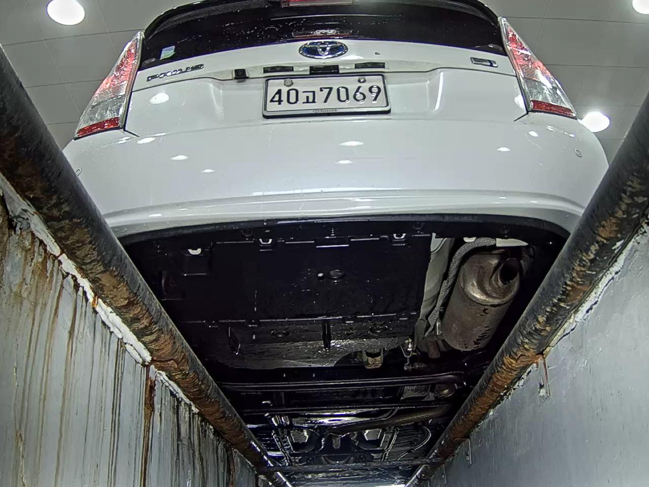 2011 - toyota prius