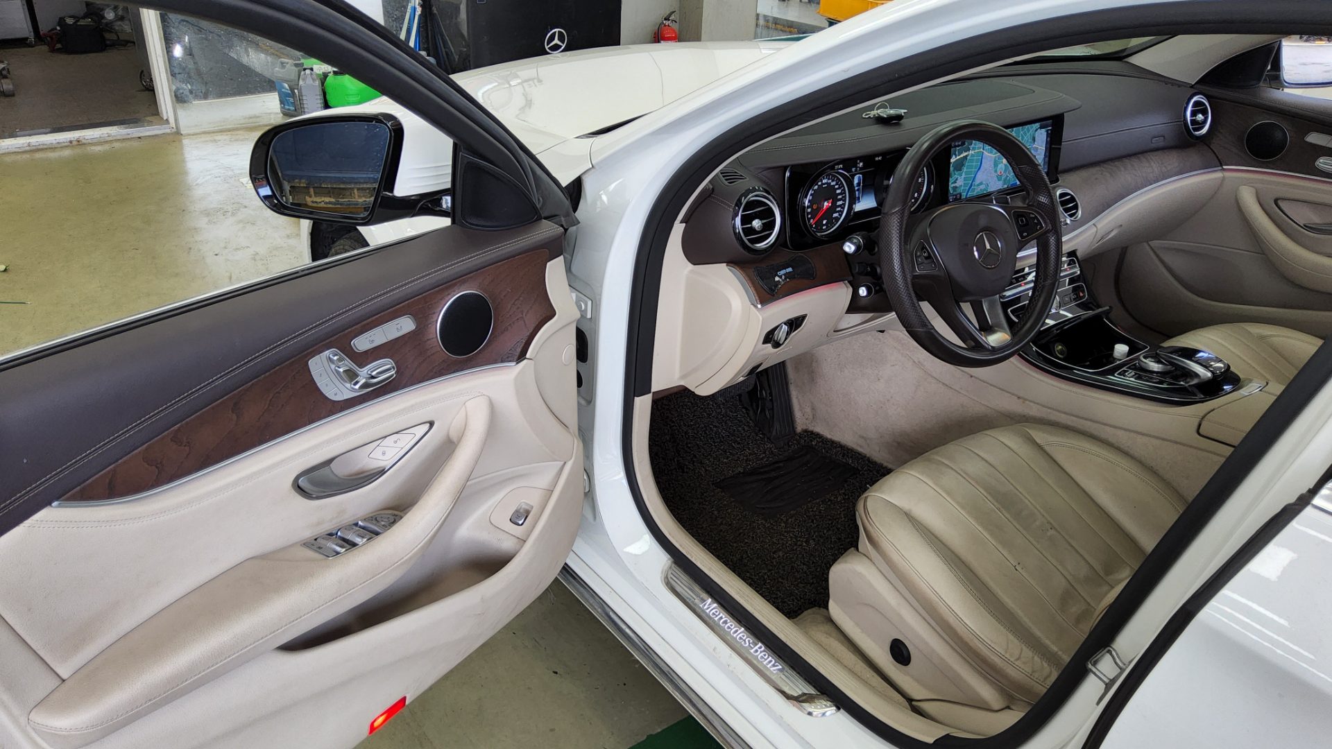 2017 - mercedes-benz e220d