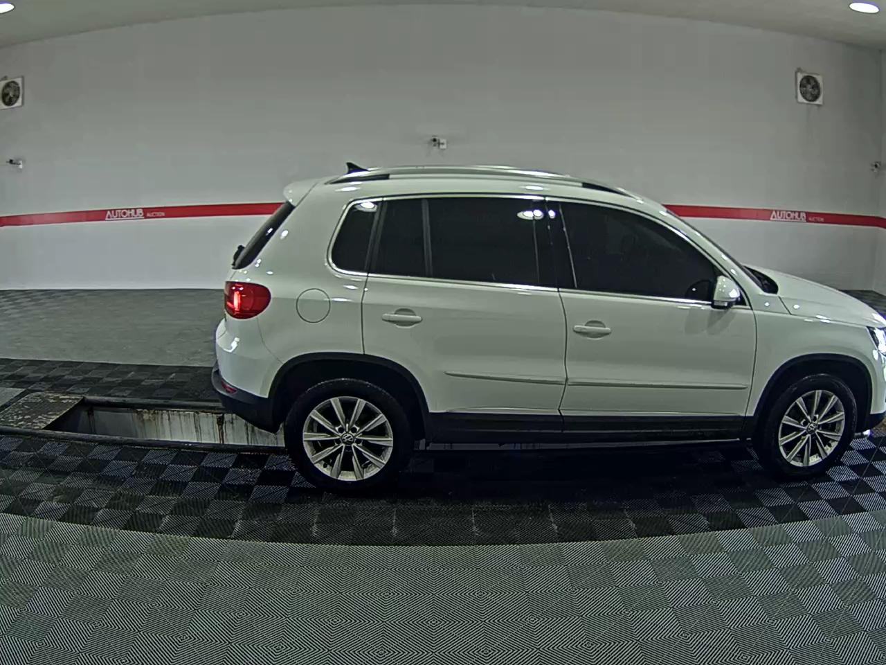 2016 - volkswagen tiguan