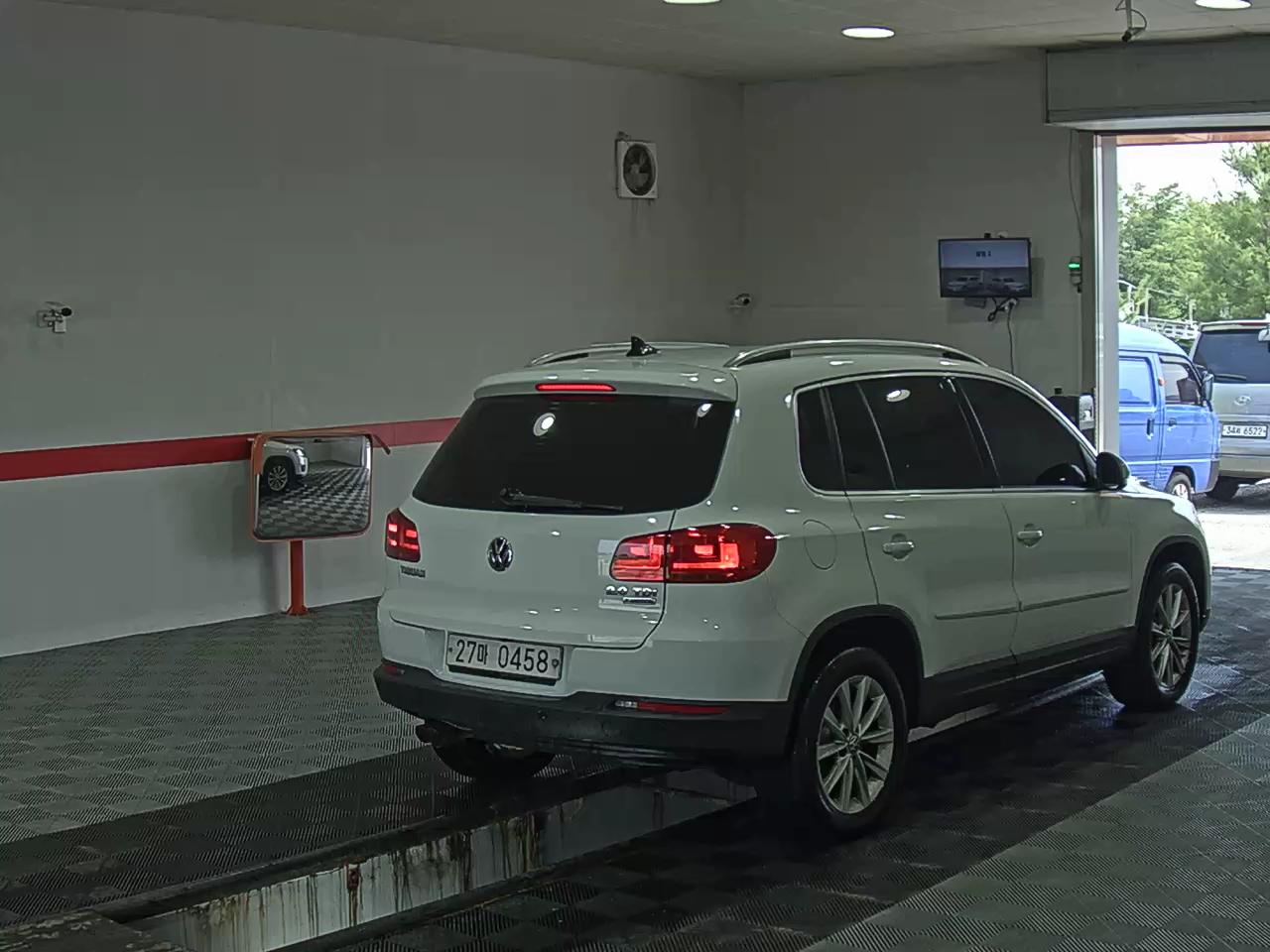 2016 - volkswagen tiguan
