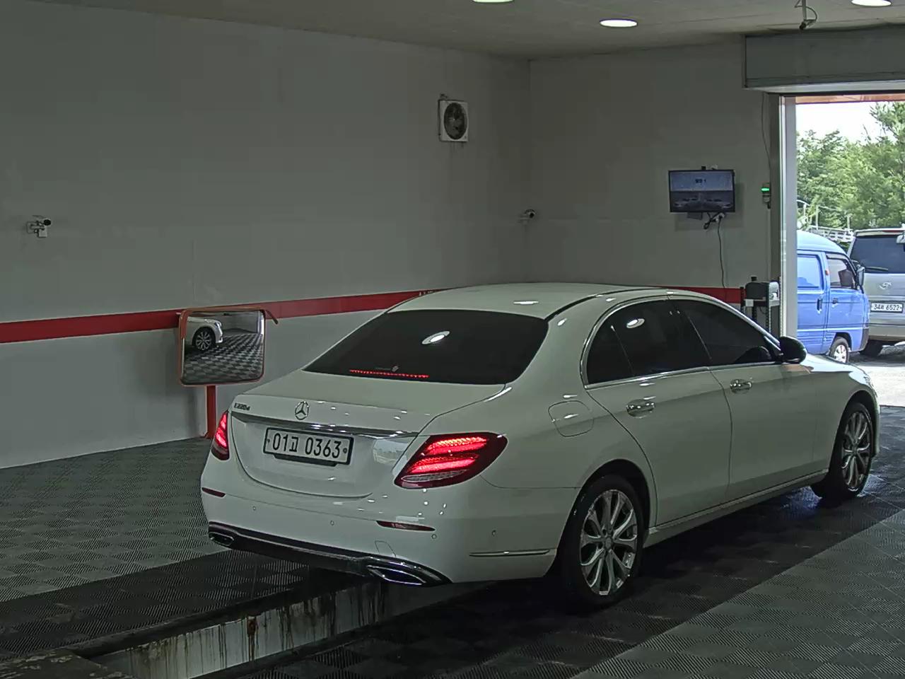 2017 - mercedes-benz e220d