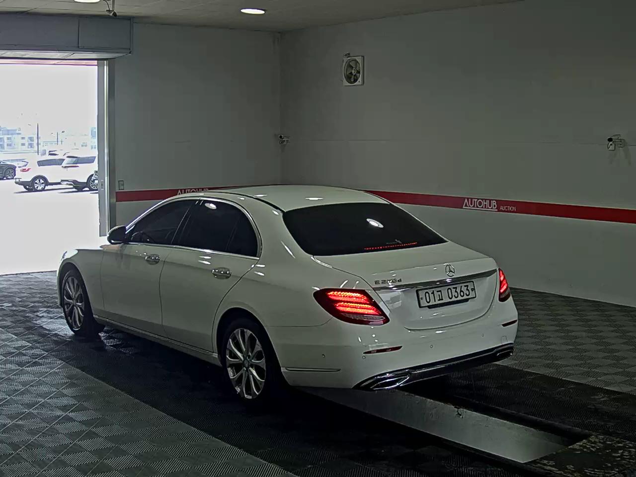 2017 - mercedes-benz e220d