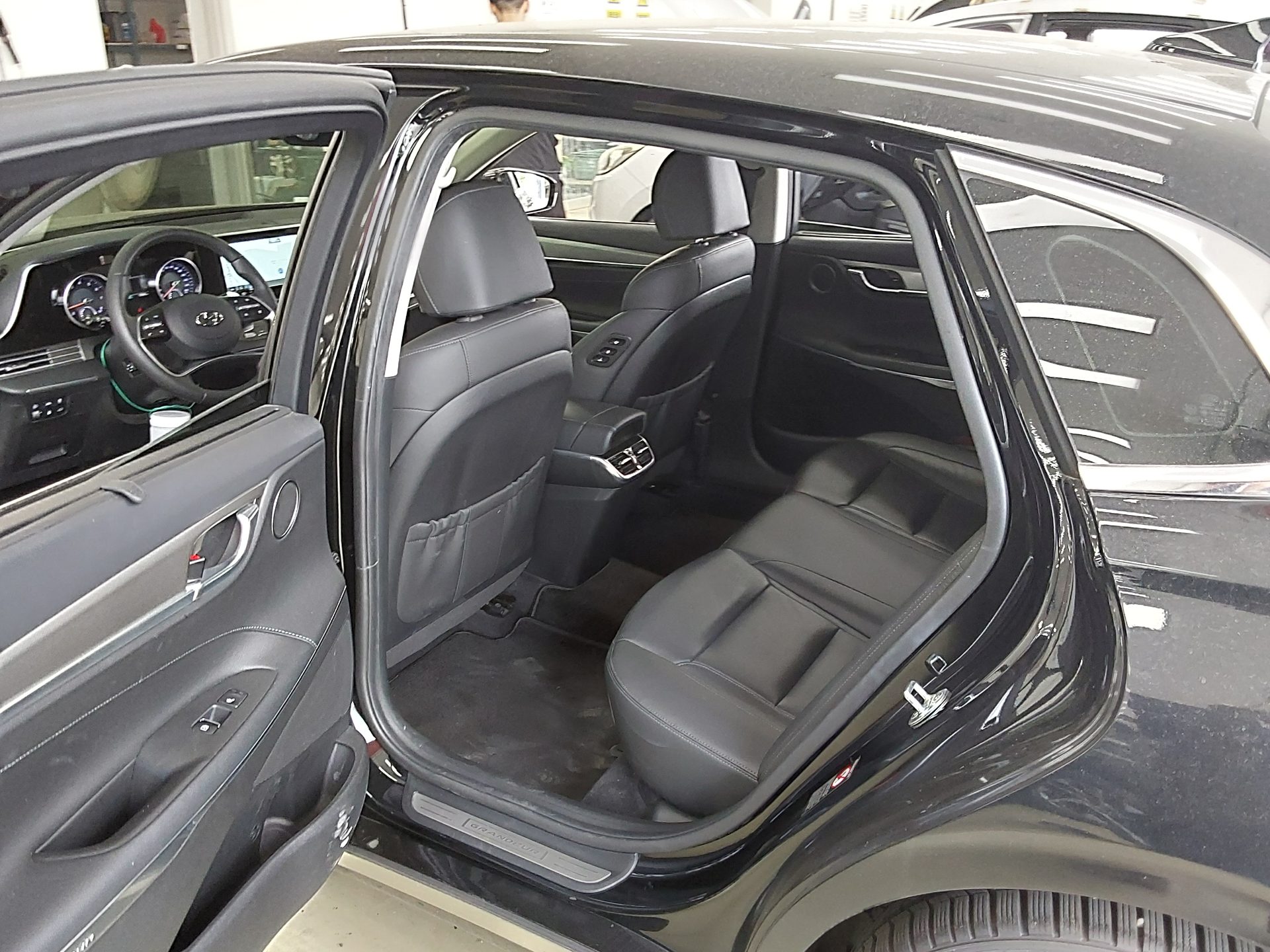 2022 - hyundai grandeur
