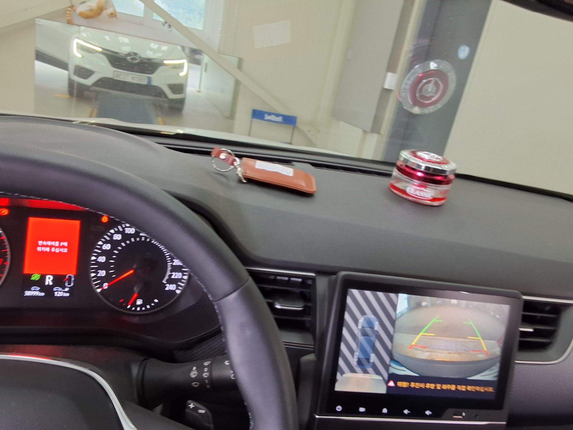 2023 - renault xm3