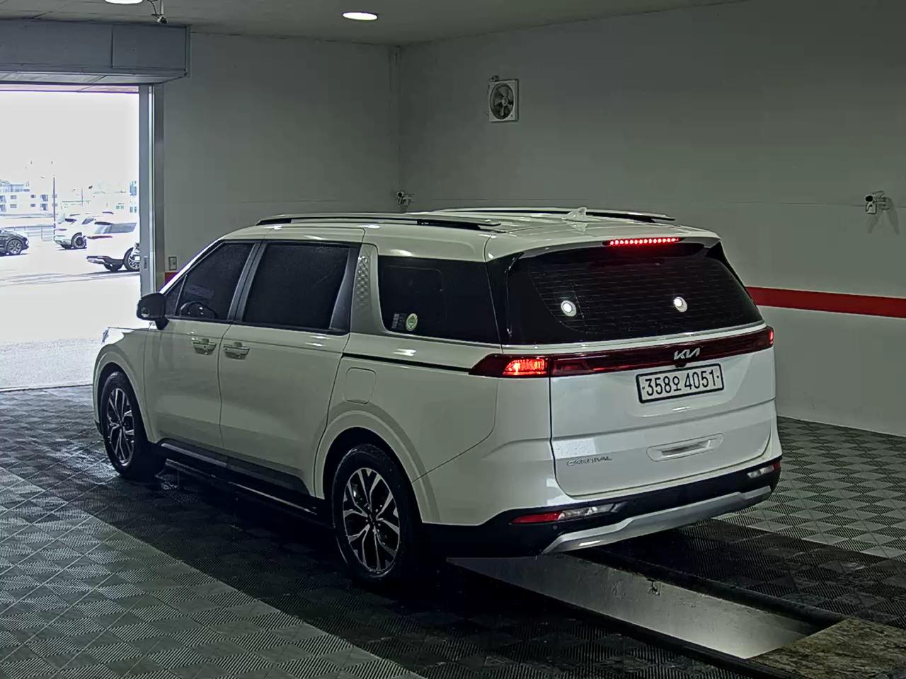2023 - kia carnival