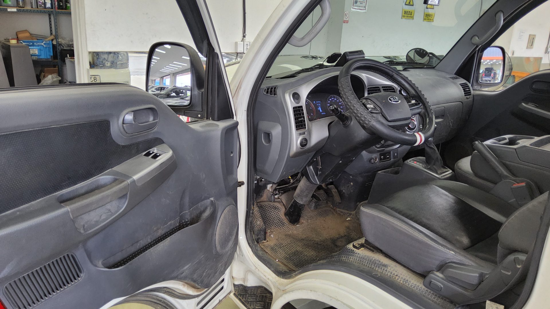 2022 - kia bongo