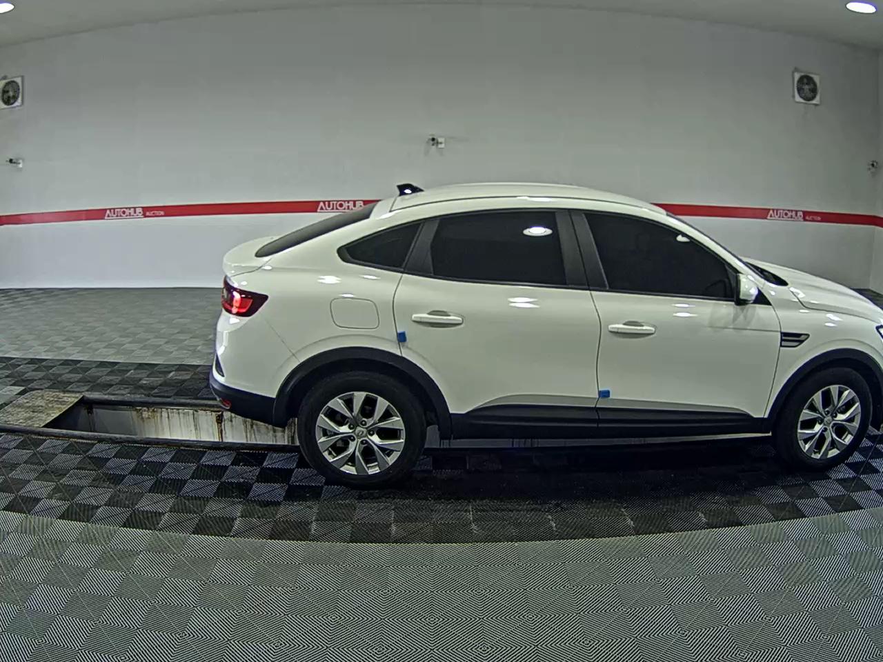 2023 - renault xm3