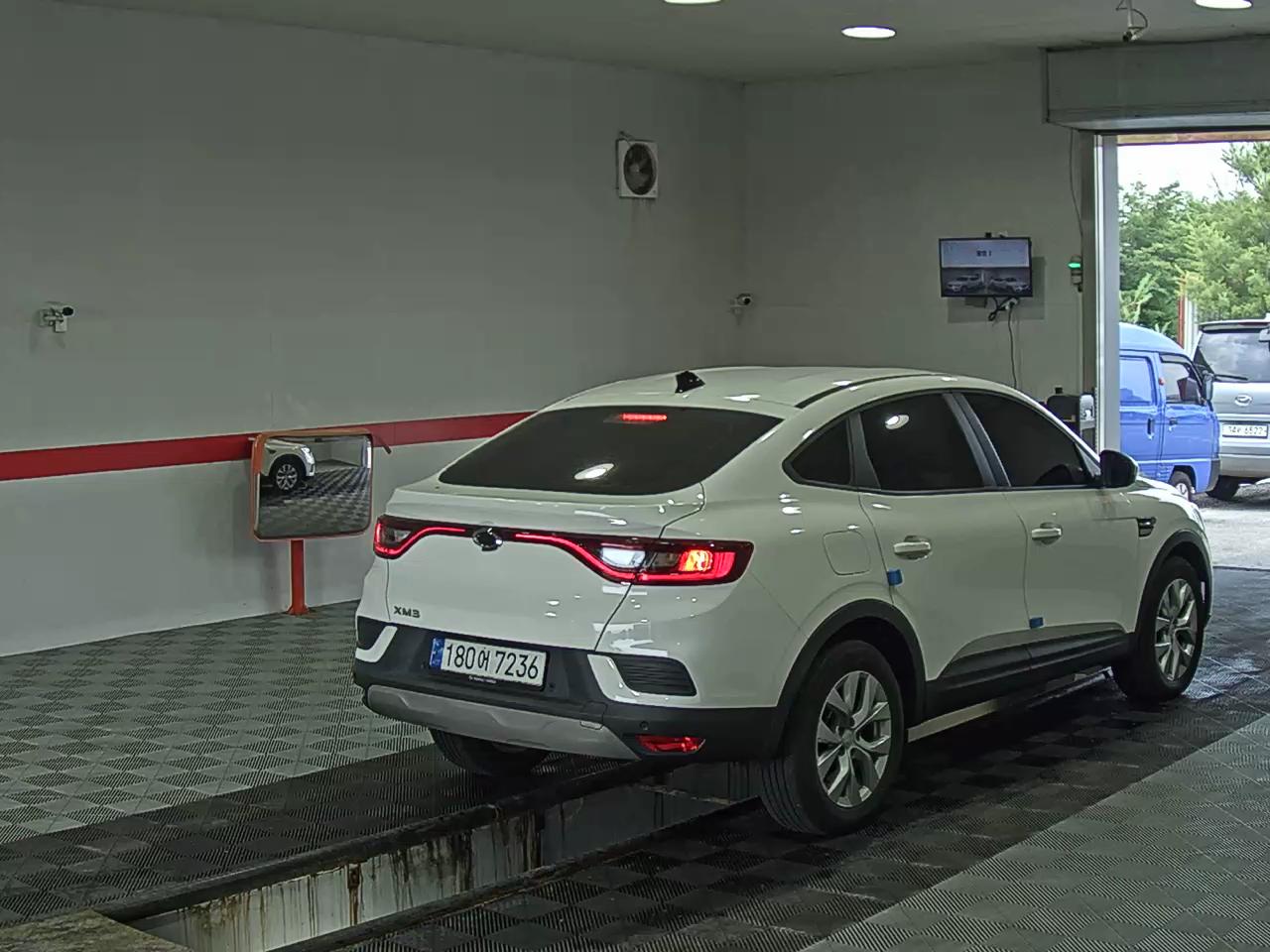 2023 - renault xm3