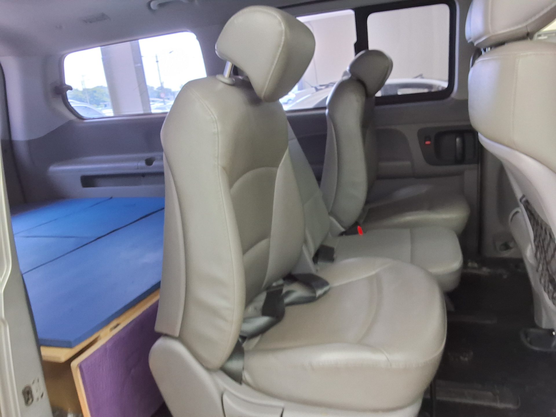 2012 - hyundai grand starex