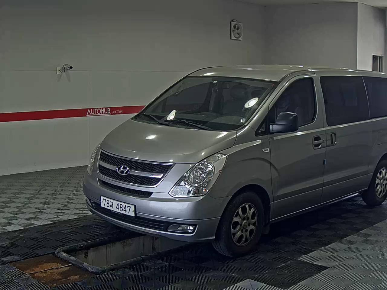 2012 - hyundai grand starex