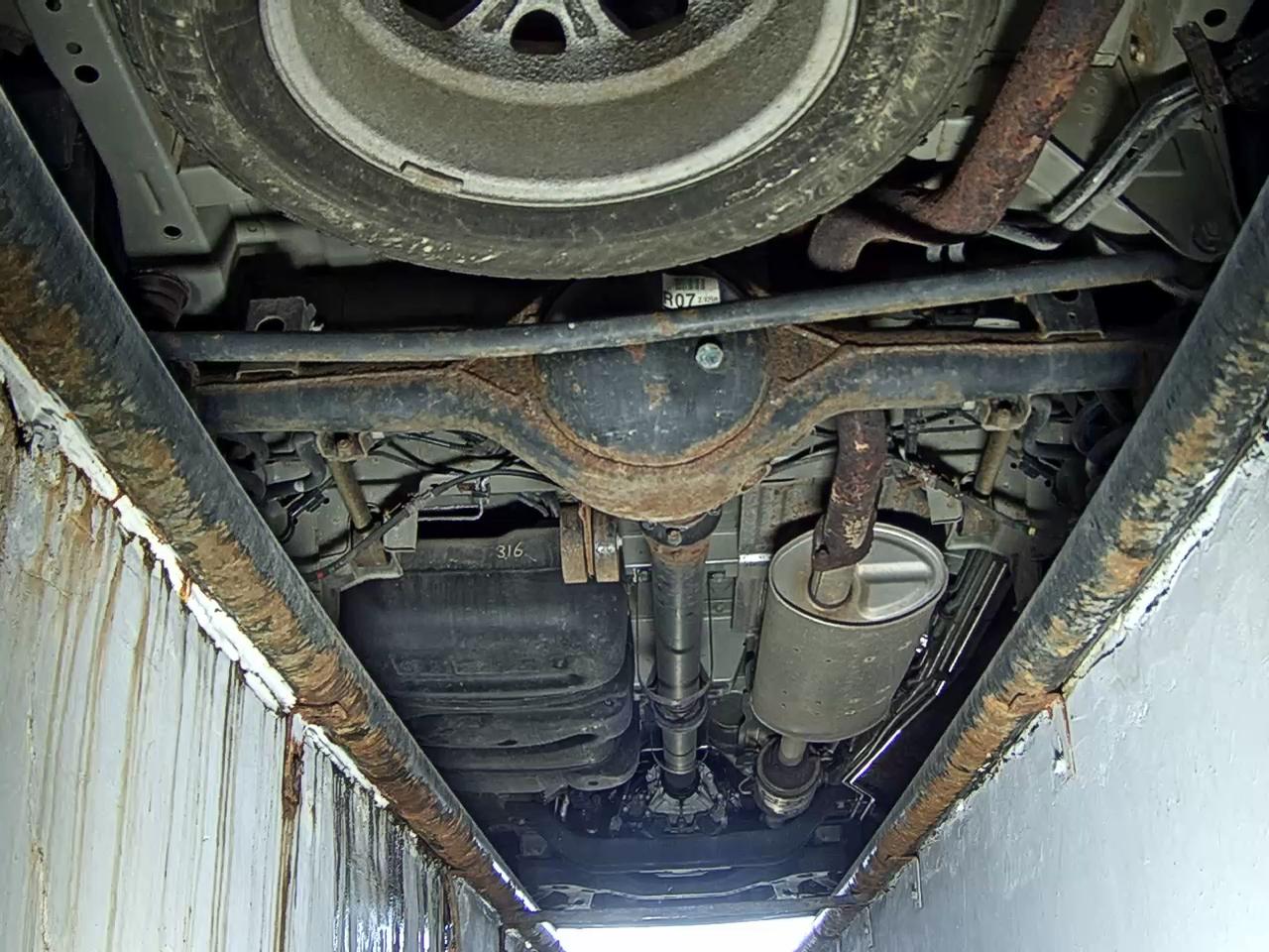 2012 - hyundai grand starex