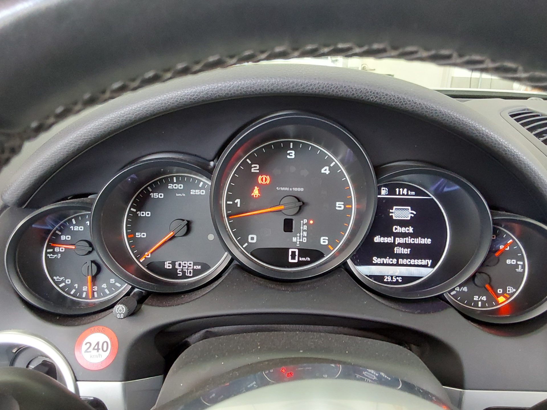2016 - porsche cayenne