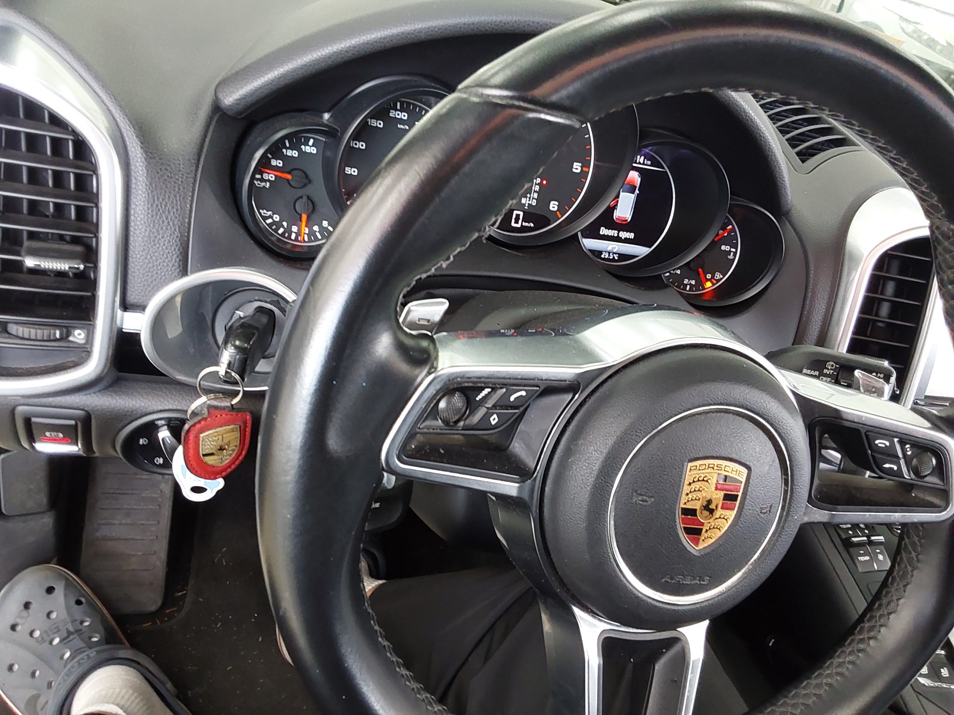 2016 - porsche cayenne
