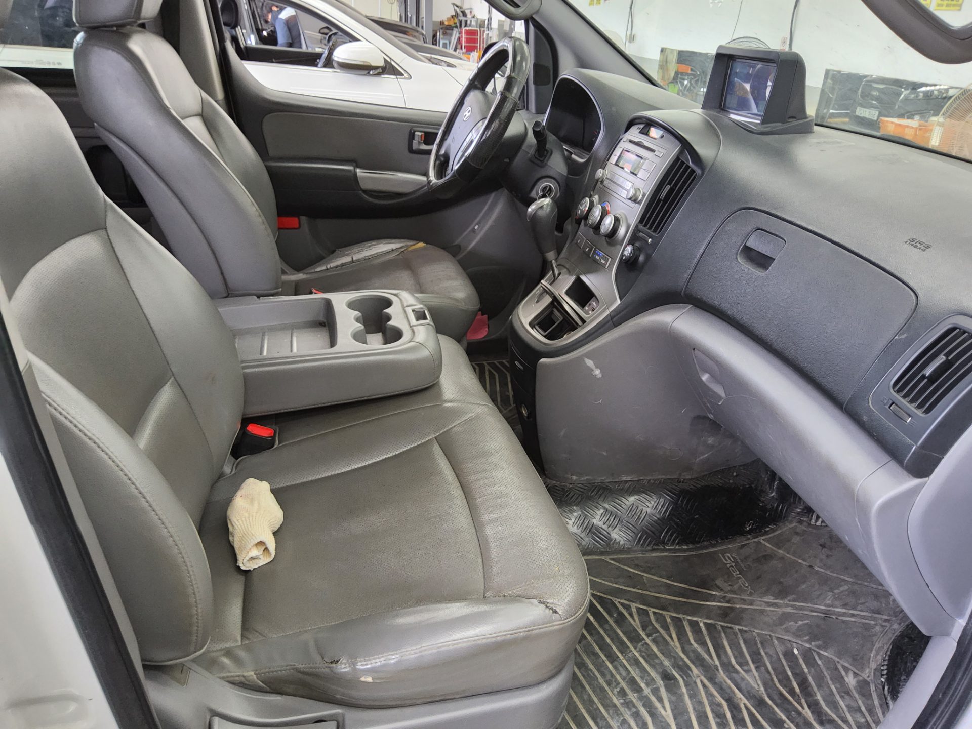 2015 - hyundai grand starex