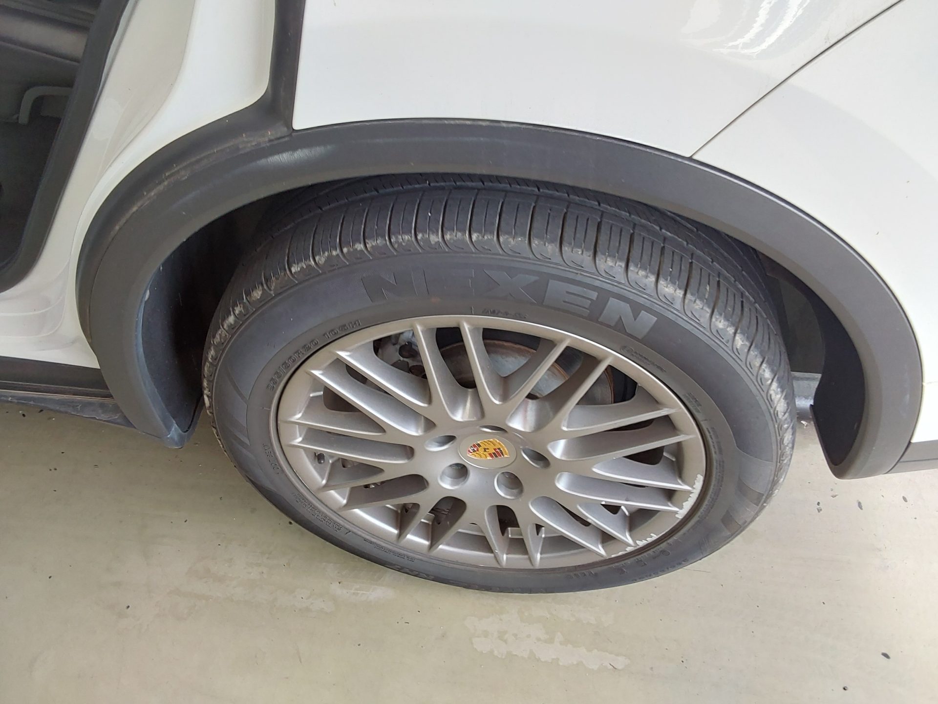 2016 - porsche cayenne