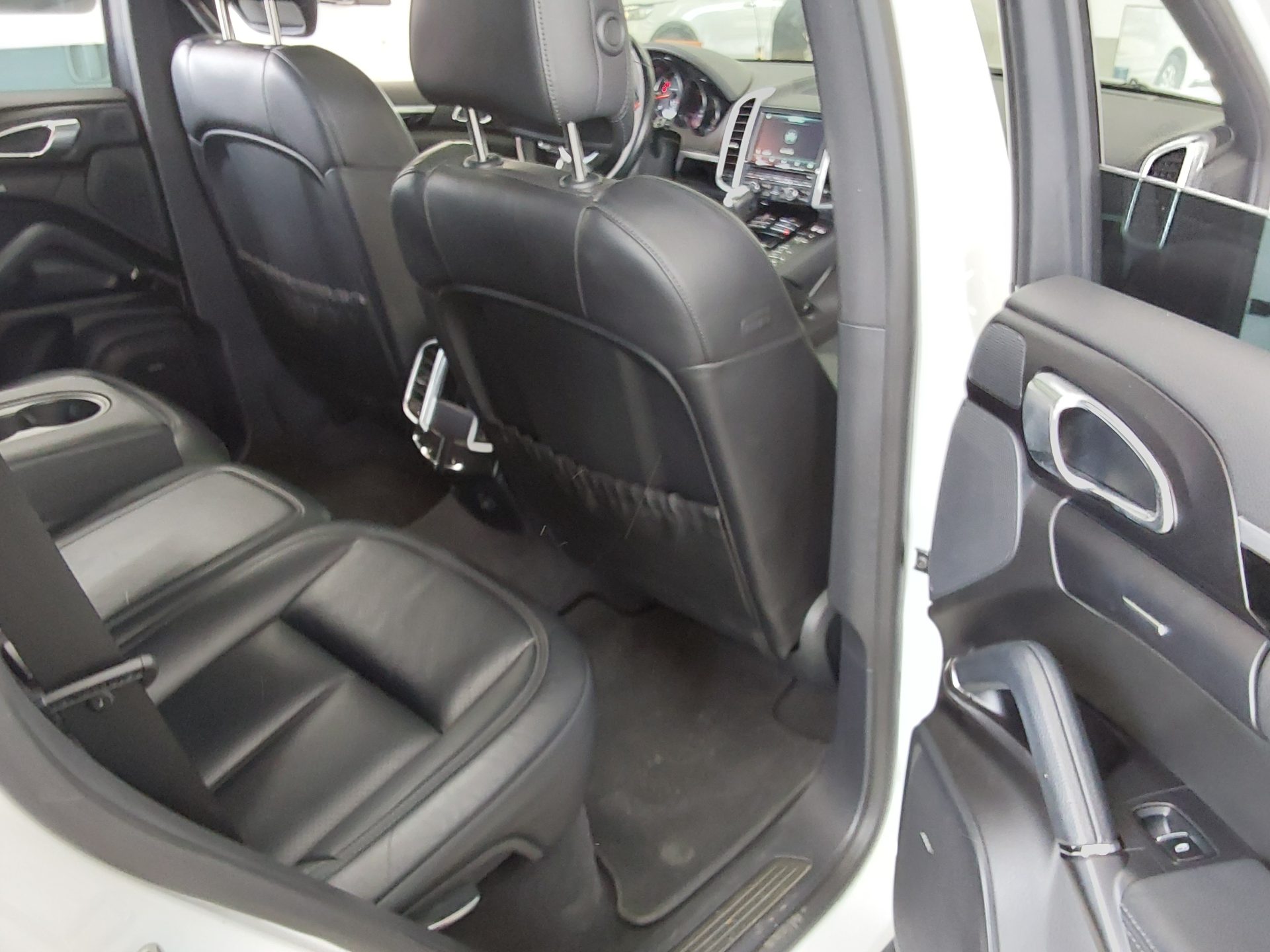 2016 - porsche cayenne
