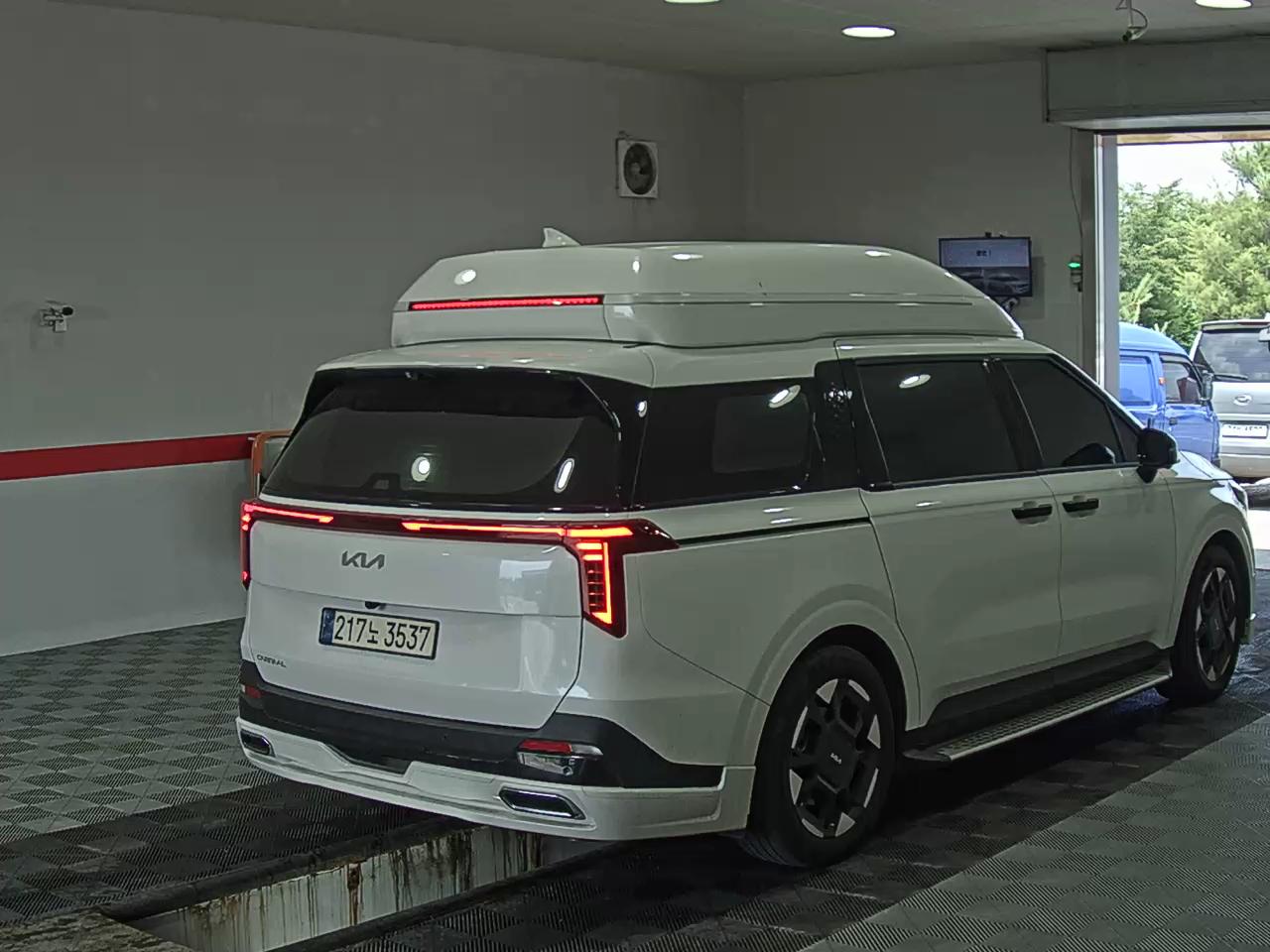 2025 - kia carnival