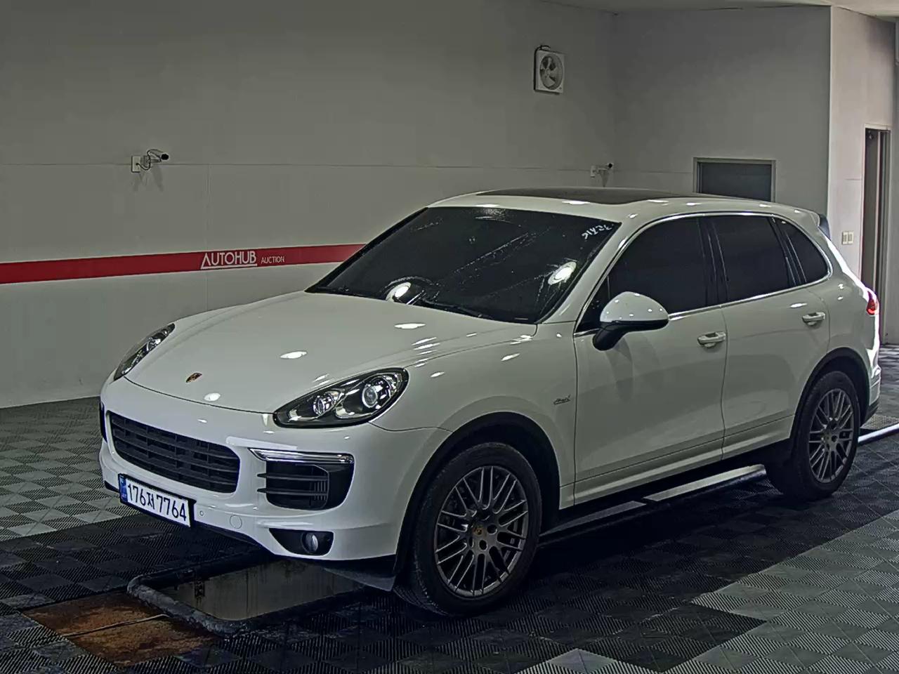 2016 - porsche cayenne