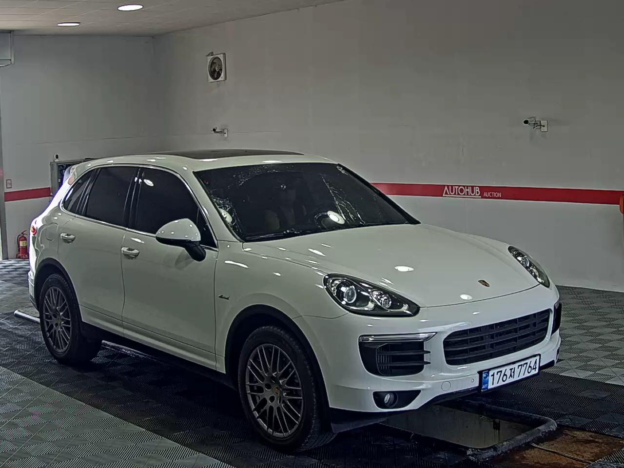 2016 - porsche cayenne