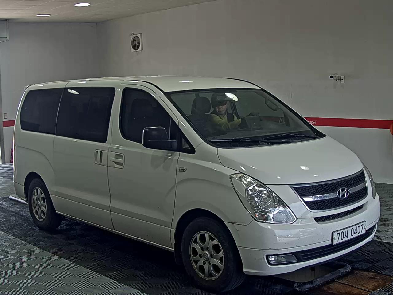 2015 - hyundai grand starex