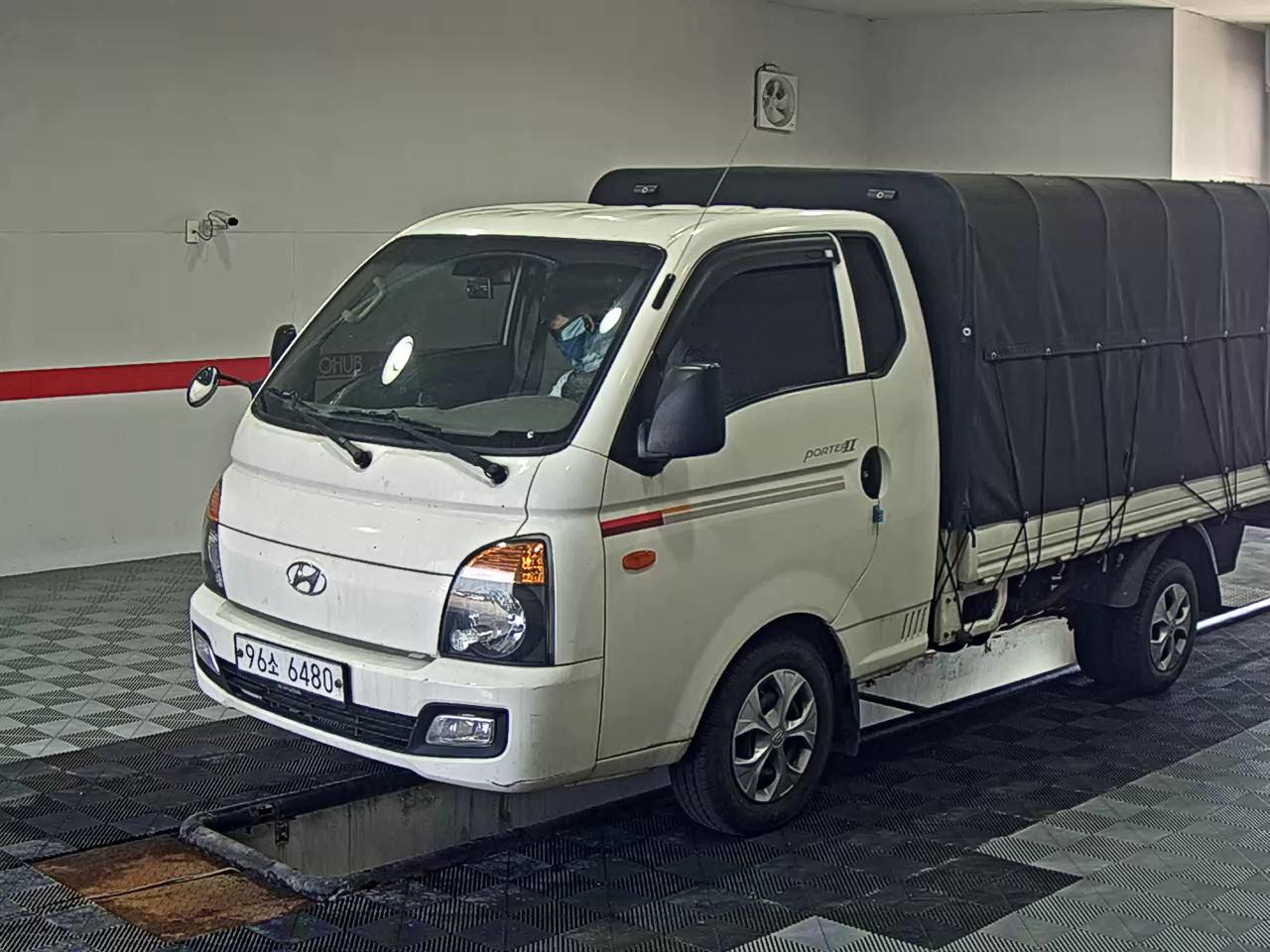 HYUNDAI PORTER II SUPER CAB EXTRA WHEELBASE