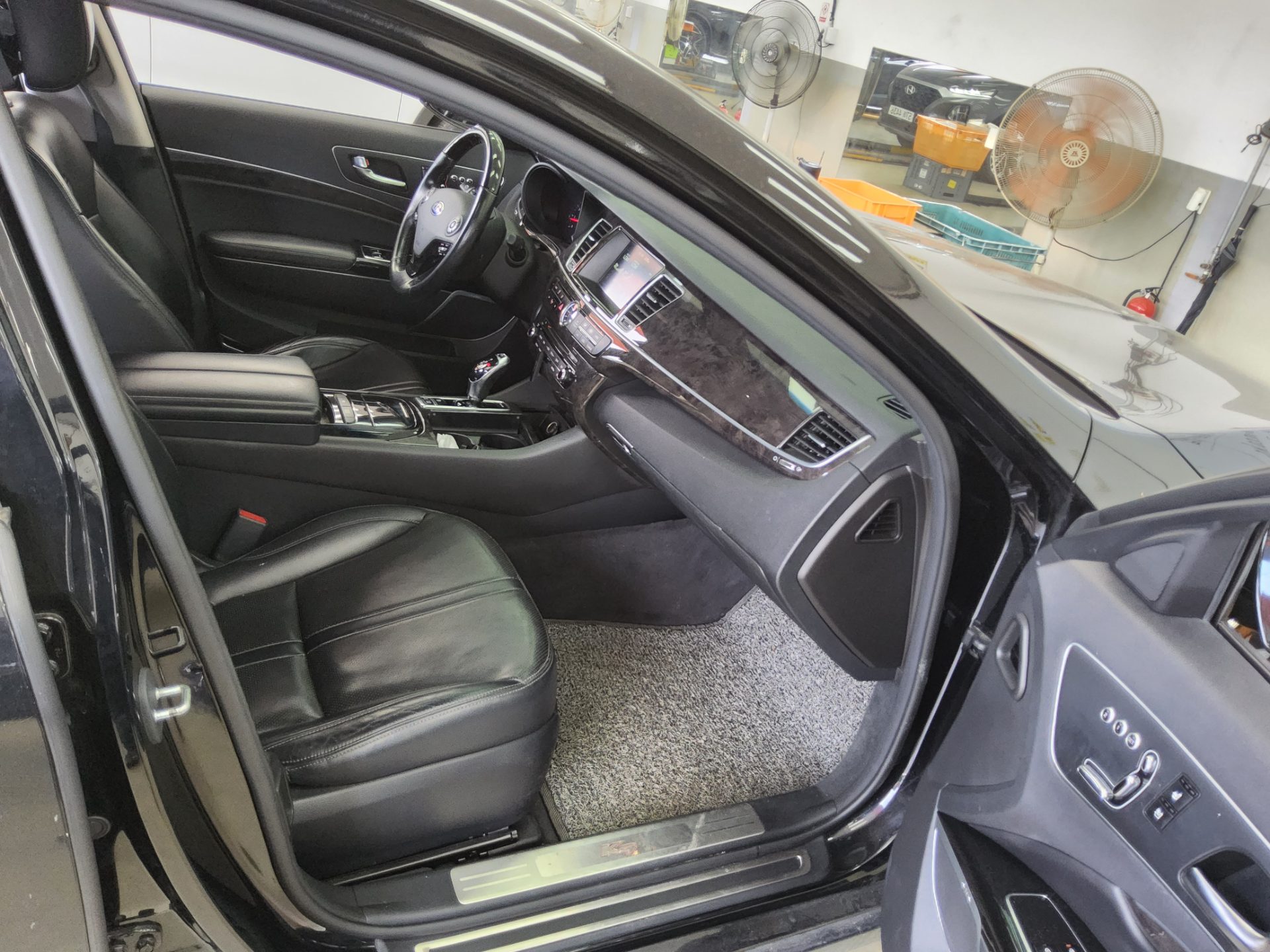 2016 - kia k9