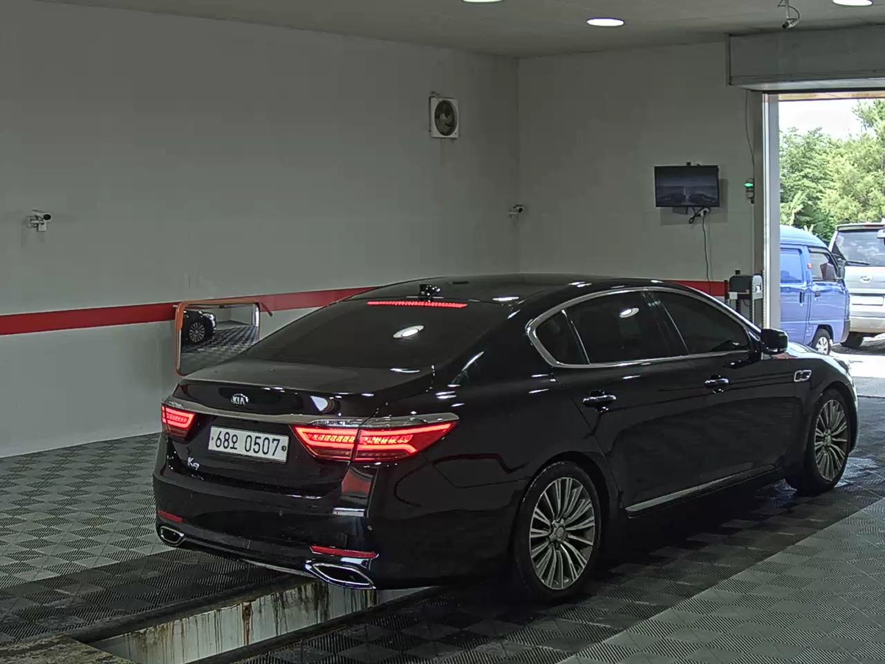 2016 - kia k9
