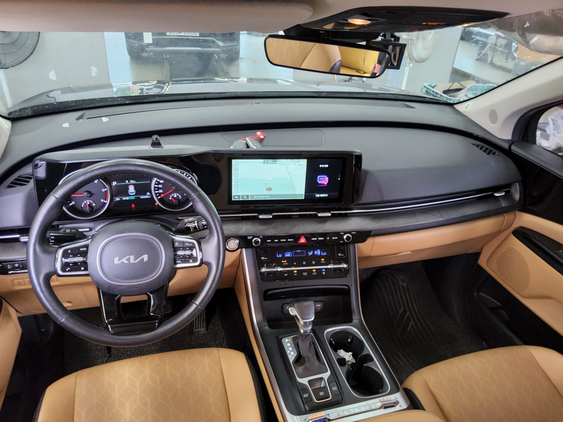 2023 - kia carnival