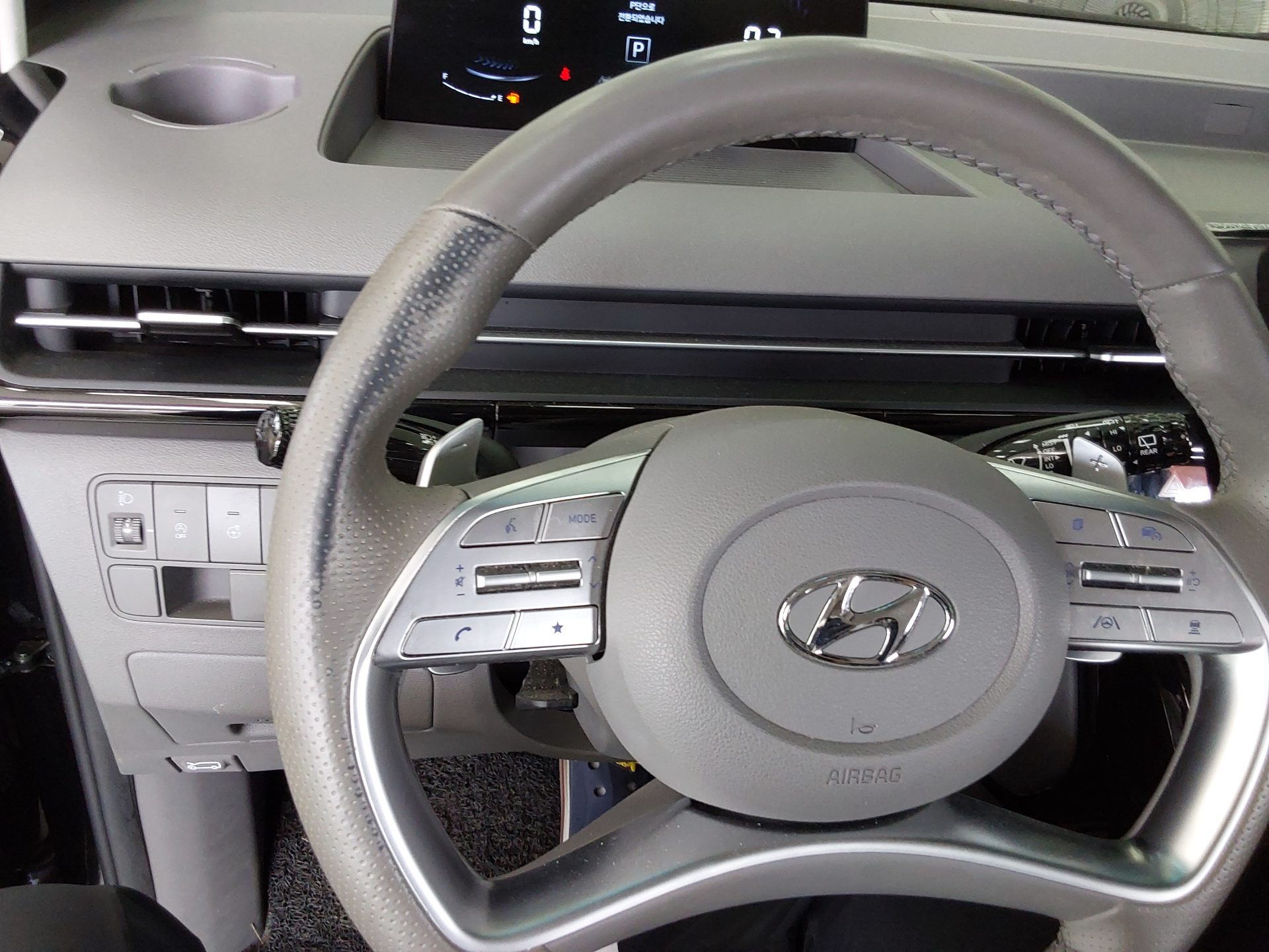 2022 - hyundai staria