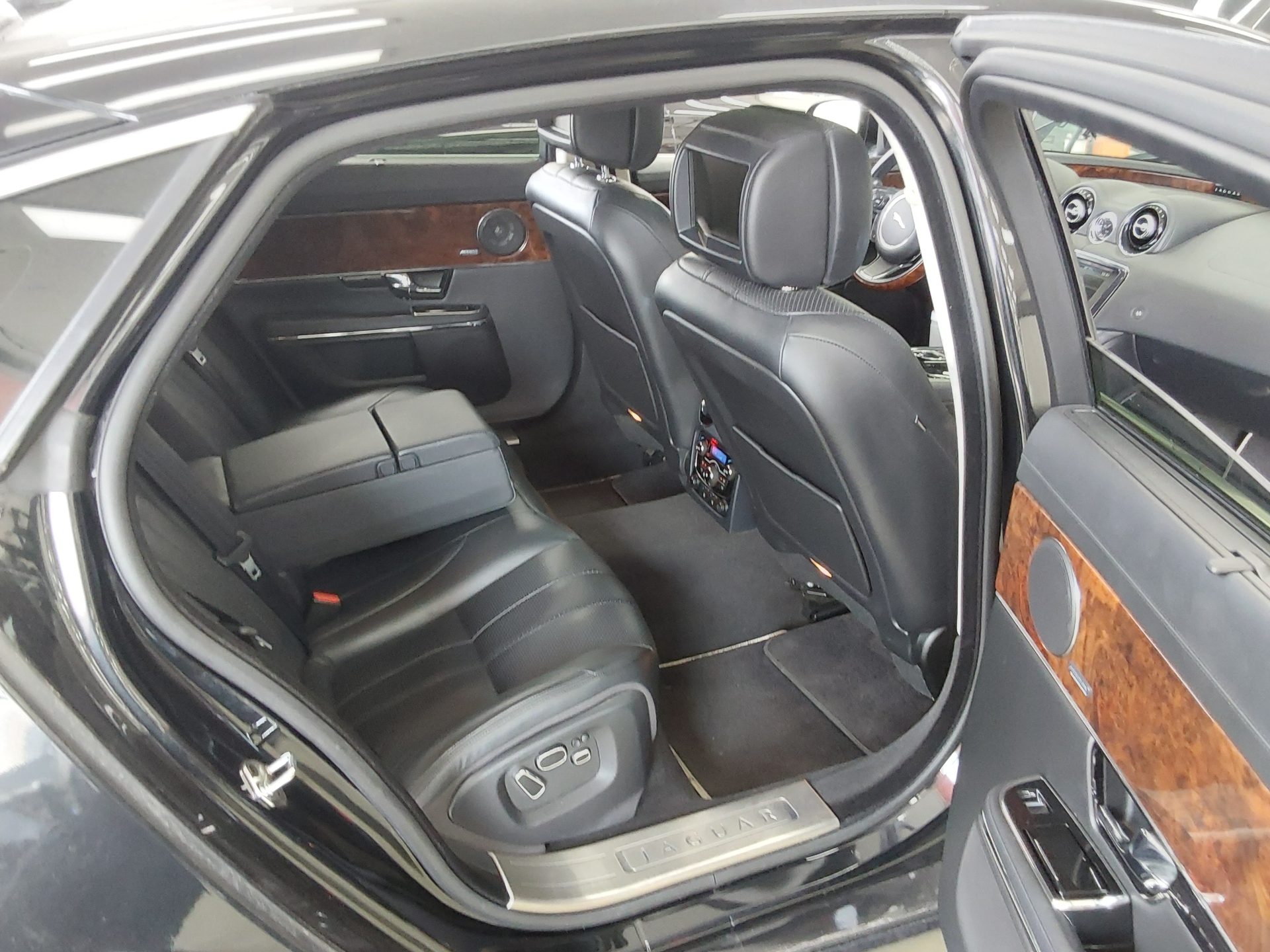2013 - jaguar xj