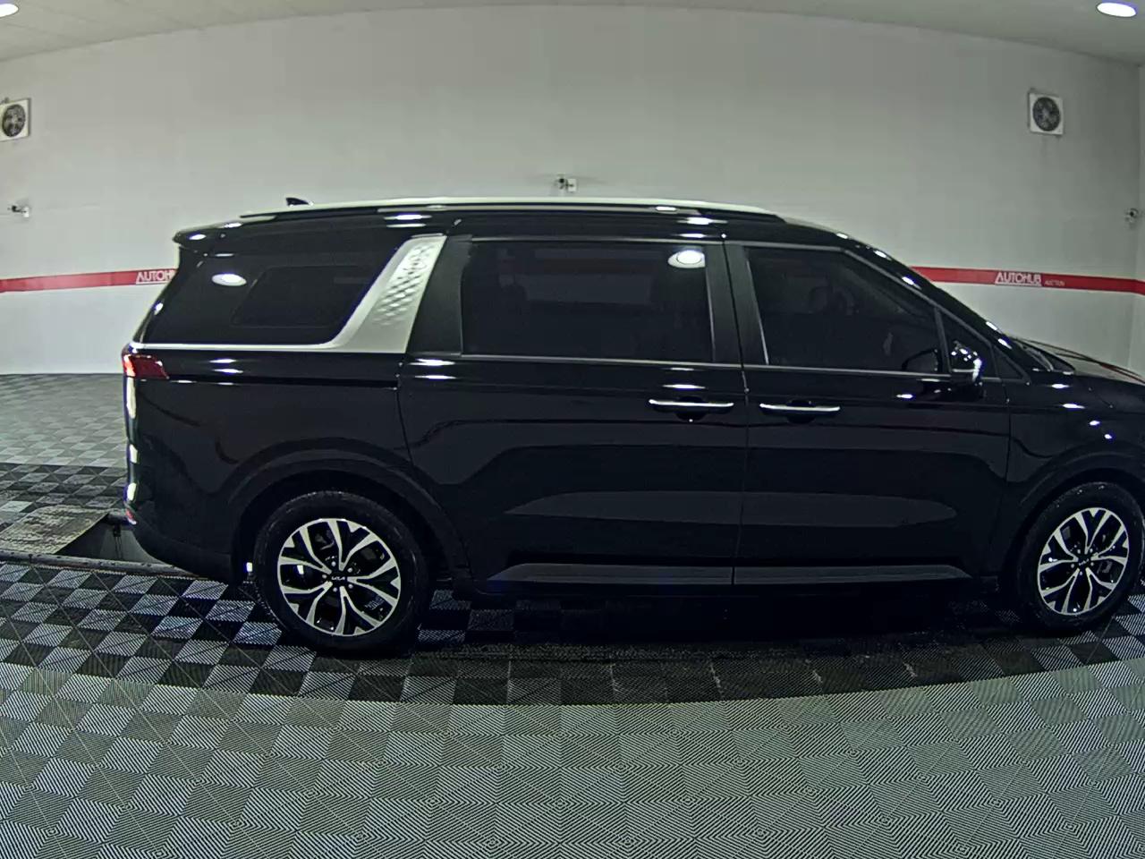 2023 - kia carnival