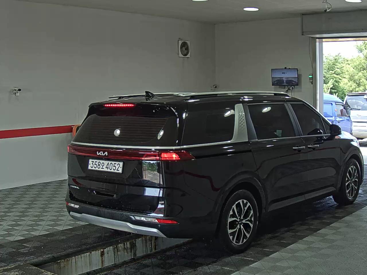 2023 - kia carnival