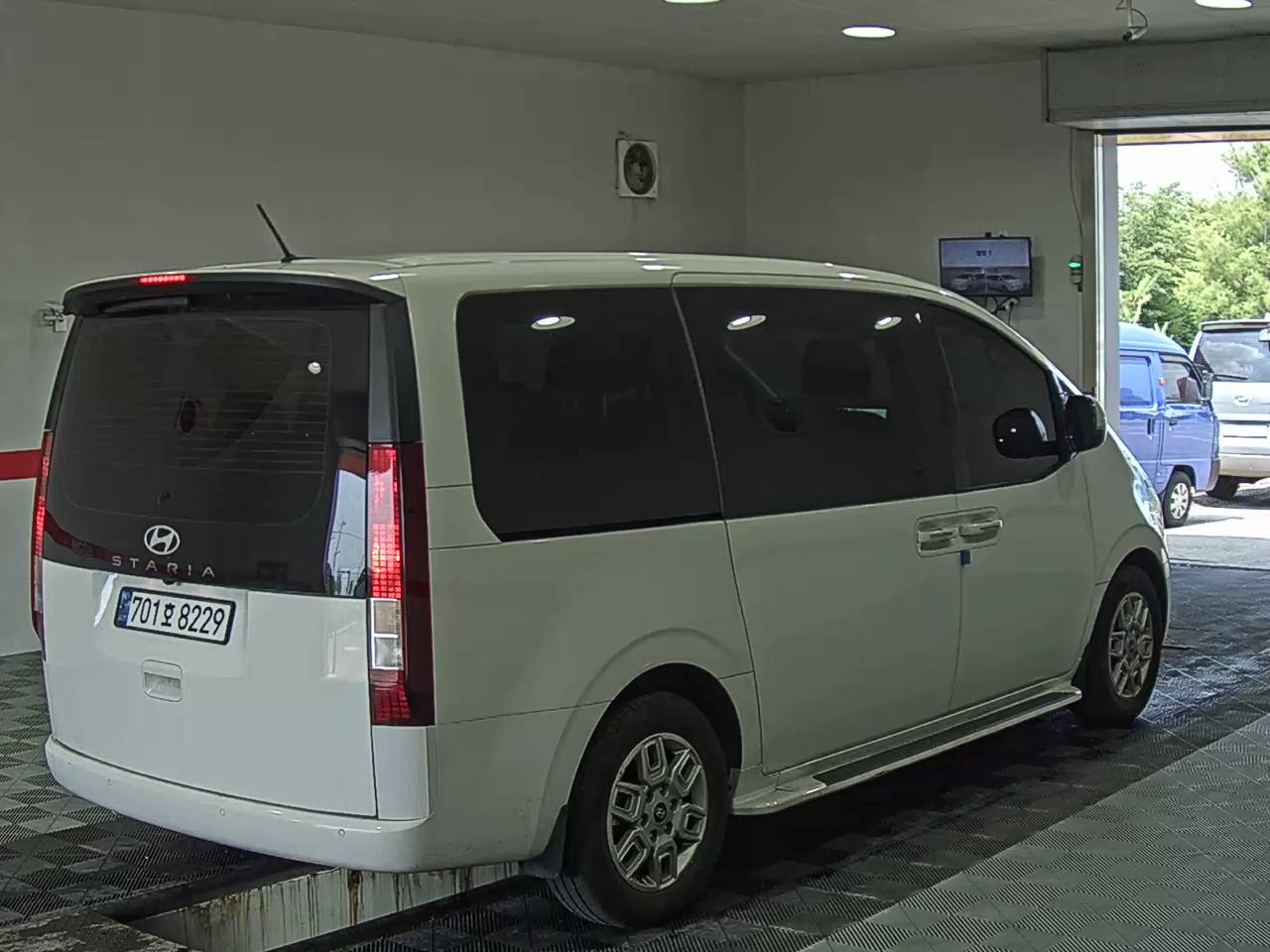 2025 - hyundai staria