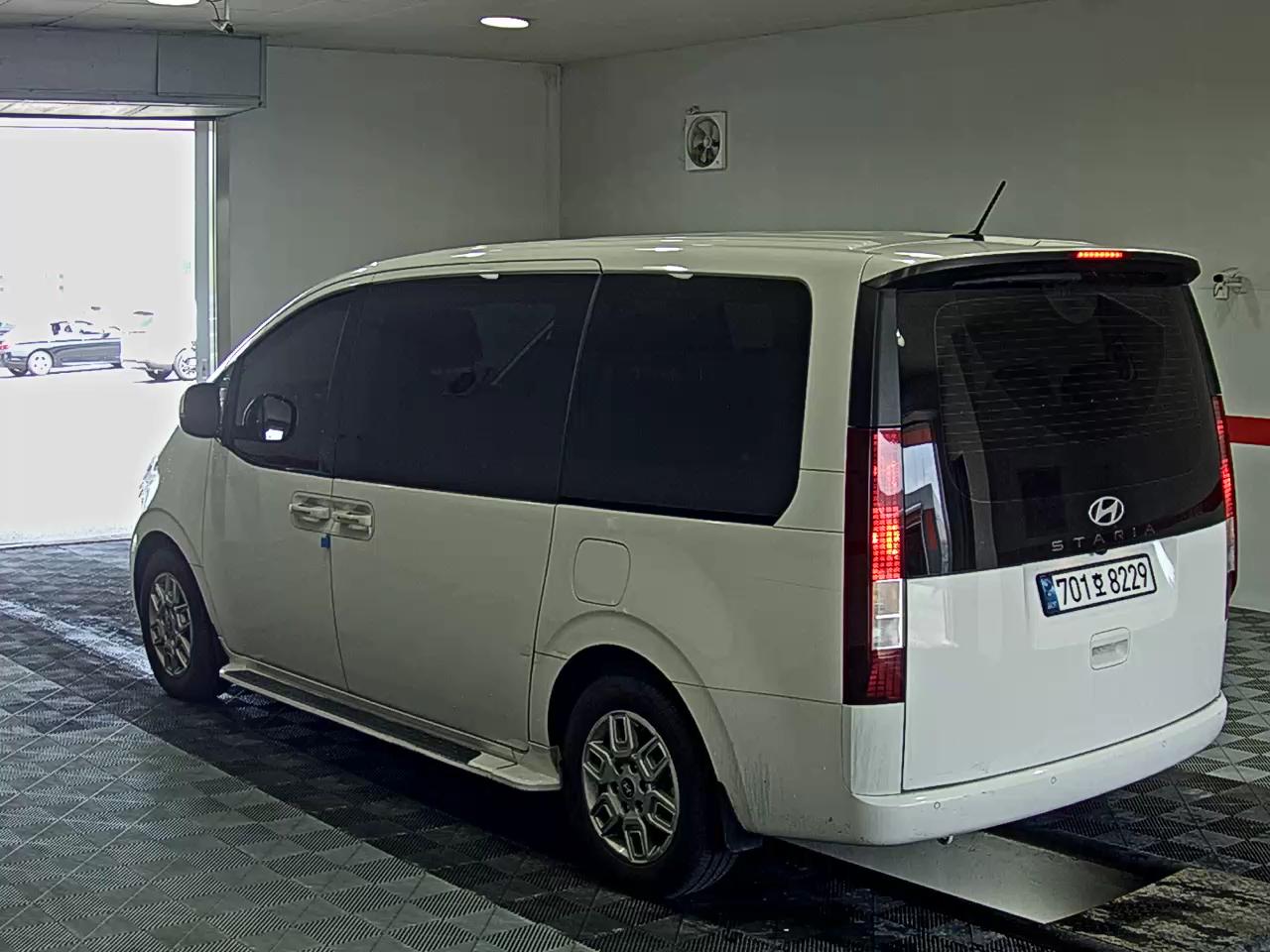 2025 - hyundai staria