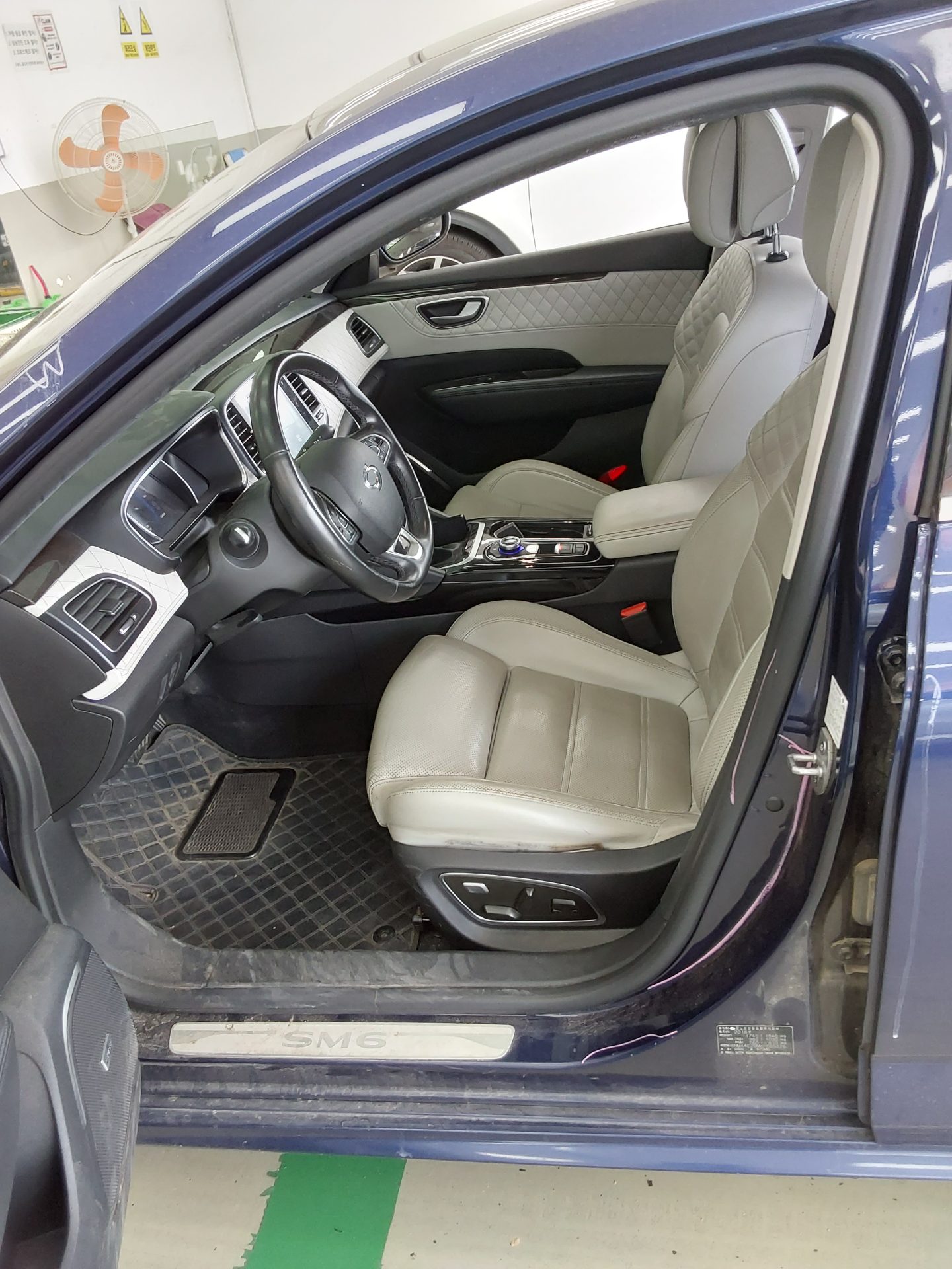 2019 - renault sm6