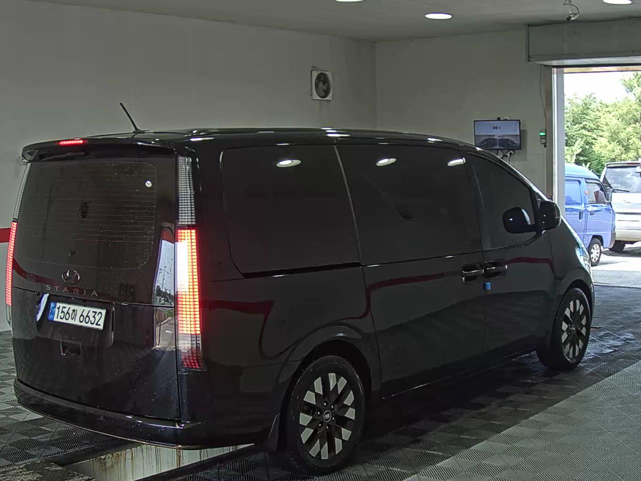 2022 - hyundai staria