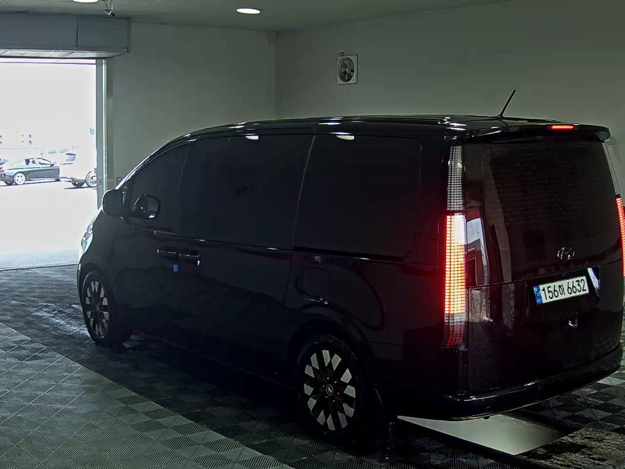 2022 - hyundai staria