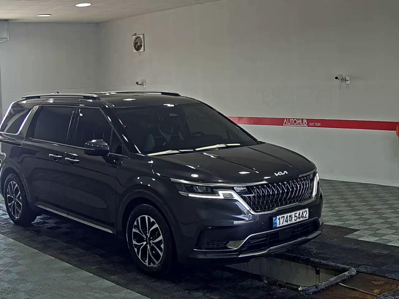 2023 - kia carnival
