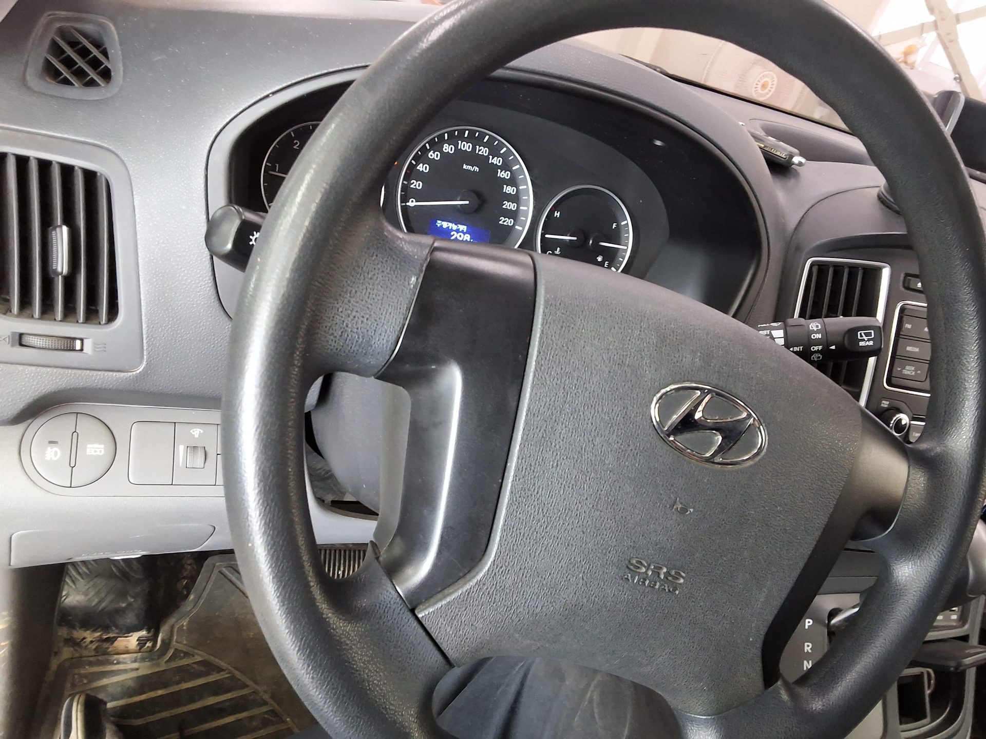 2019 - hyundai grand starex