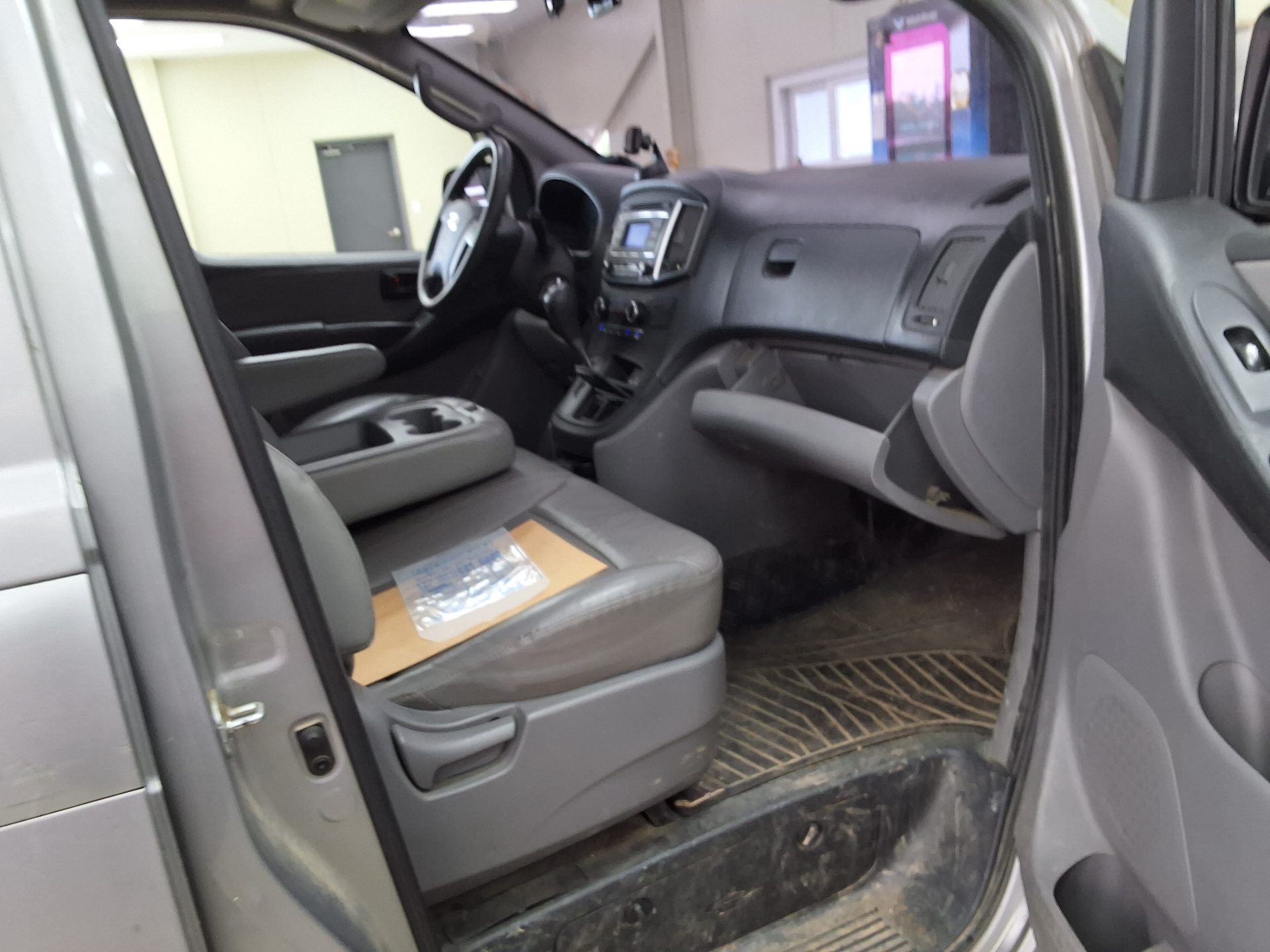 2019 - hyundai grand starex