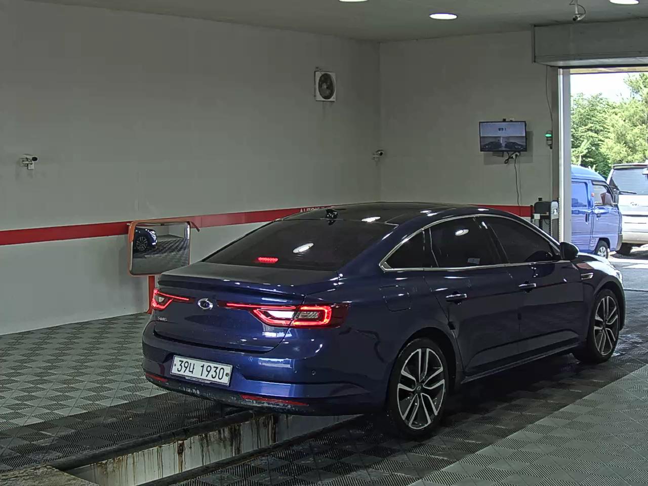 2019 - renault sm6